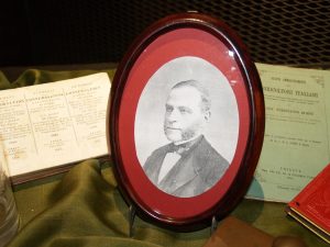 OLYMPUS DIGITAL CAMERA